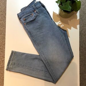[SOLD] Levi’s Wedgie fit jeans size 27